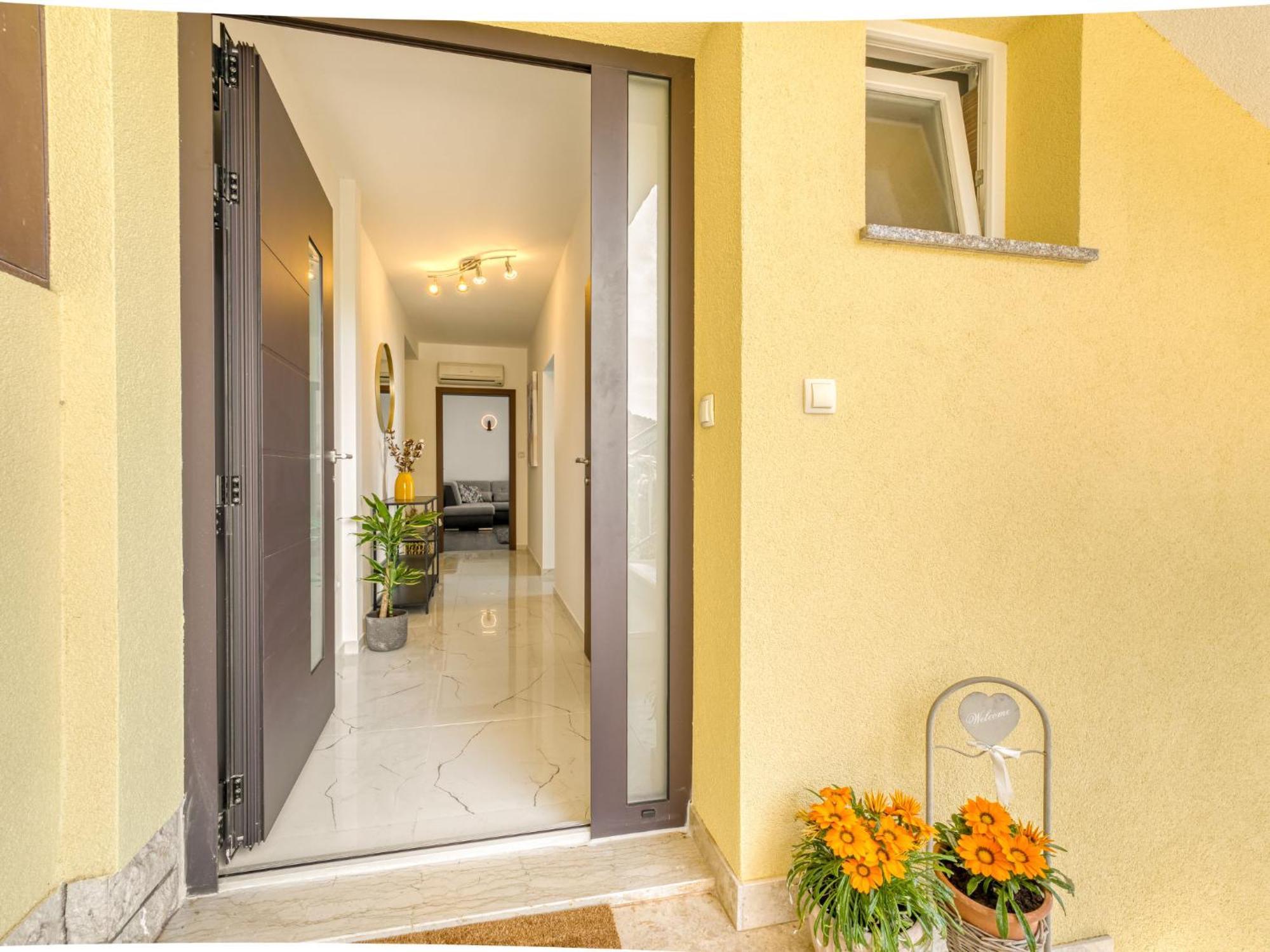 לובראן Apartment Laurus-1 By Interhome מראה חיצוני תמונה